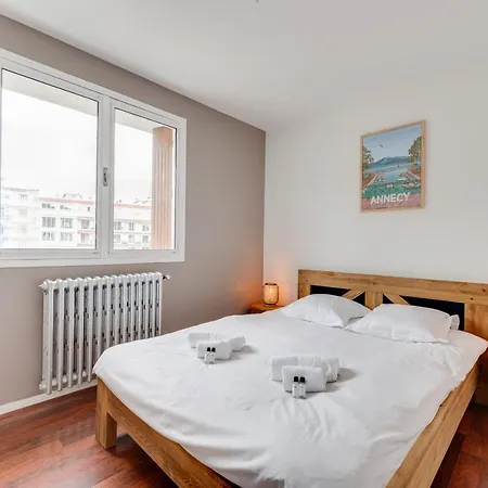 Le Carnot 84 - Beautiful T3 In The City Centre And Close To The Lake Apartment